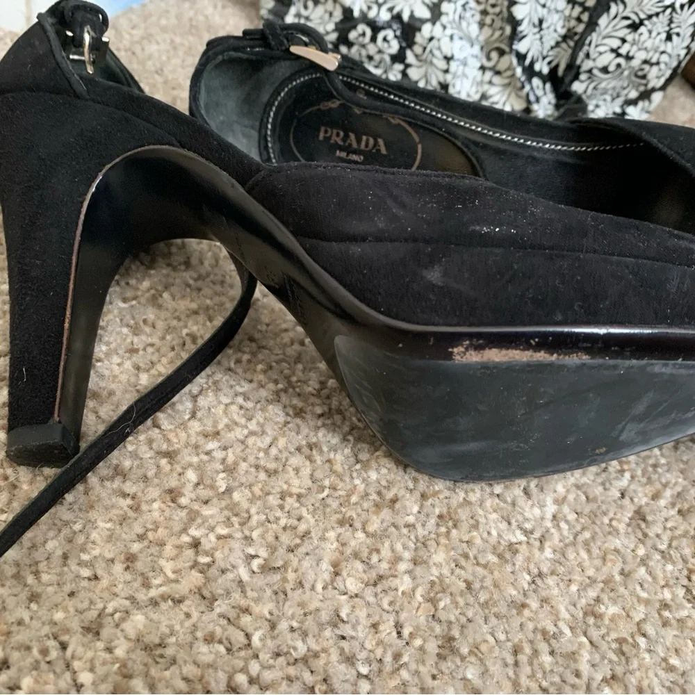 Prada Black Heels Sleek Minimalist Design - Picture 5 of 5